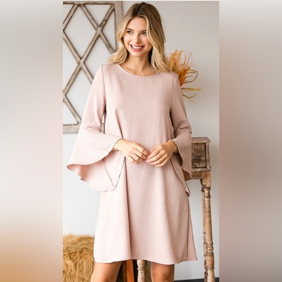 Elizabeth and James Silk 100% Bell Sleeve Shift Dress in Pastel Pink , size M - Picture 1 of 11